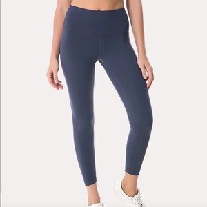 musesonly | highwaist tight hidden pocket leggings